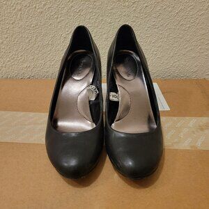 MERONA 3" Black Rounded Toe Slip-On Career Heels Pumps Shoes (Size 6.5)